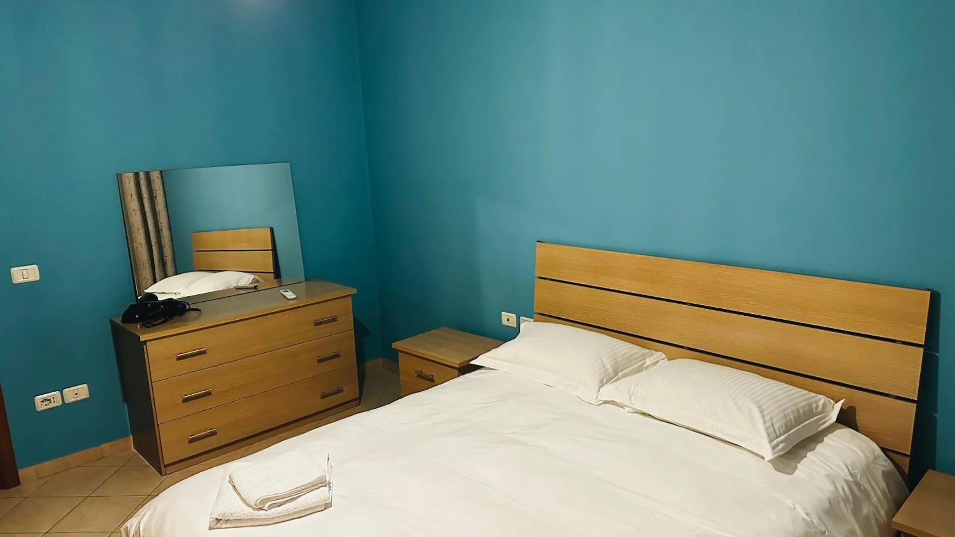 Quiet & Spacious City Center Apartment - 4 Min Walk Tirana Albanien