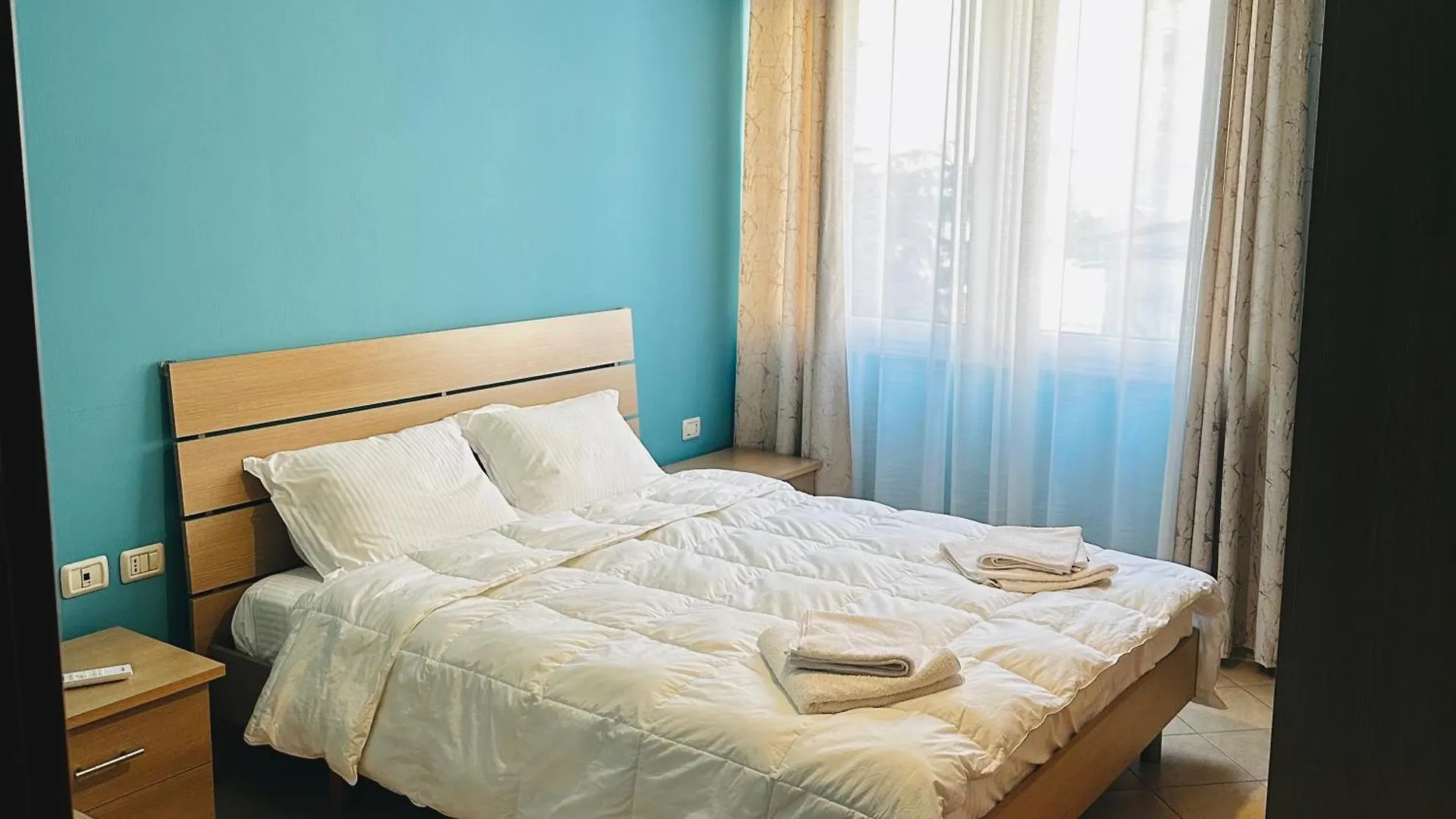 Quiet & Spacious City Center Apartment - 4 Min Walk Tirana 0*,