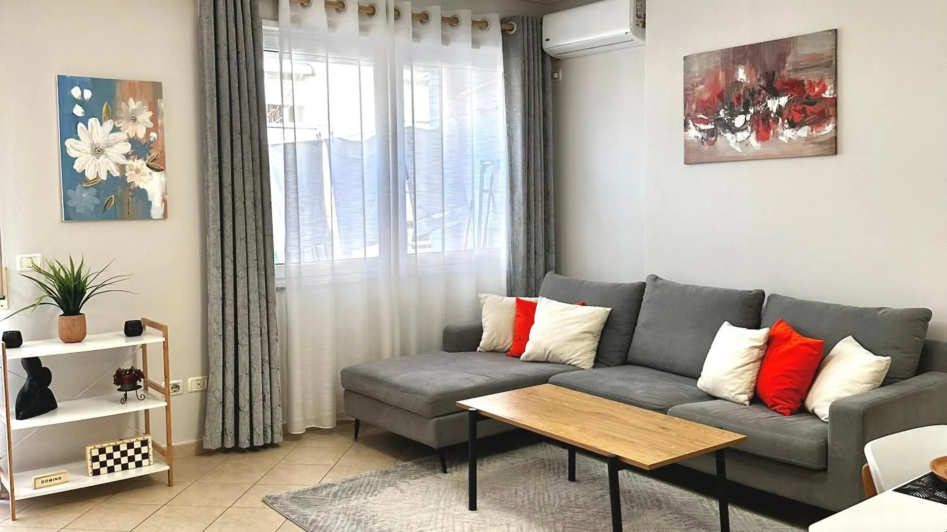 Quiet & Spacious City Center Apartment - 4 Min Walk Tirana